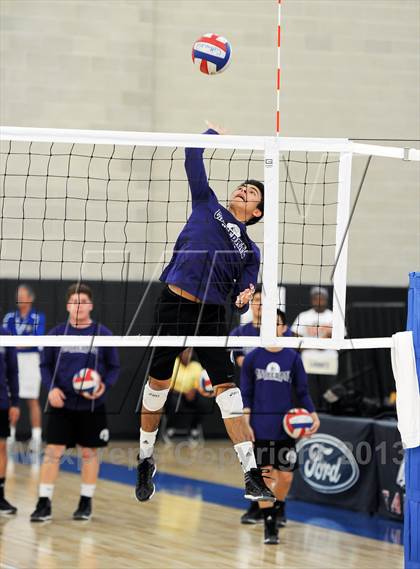 Thumbnail 2 in Cathedral vs. Bishop Montgomery (CIF SS D4 Final) photogallery.