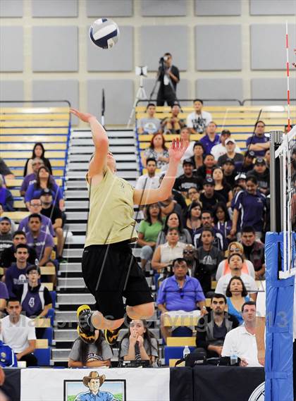 Thumbnail 3 in Cathedral vs. Bishop Montgomery (CIF SS D4 Final) photogallery.