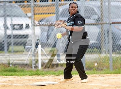 Thumbnail 2 in Raines @ Ribault photogallery.