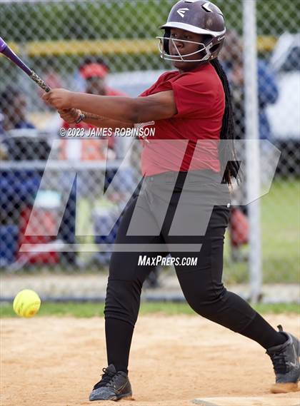 Thumbnail 1 in Raines @ Ribault photogallery.