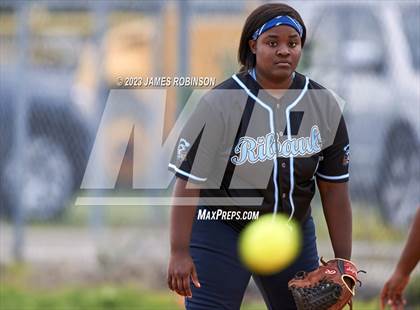 Thumbnail 1 in Raines @ Ribault photogallery.