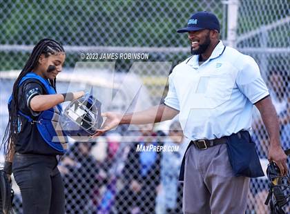 Thumbnail 1 in Raines @ Ribault photogallery.