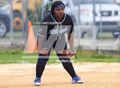 Thumbnail 1 in Raines @ Ribault photogallery.