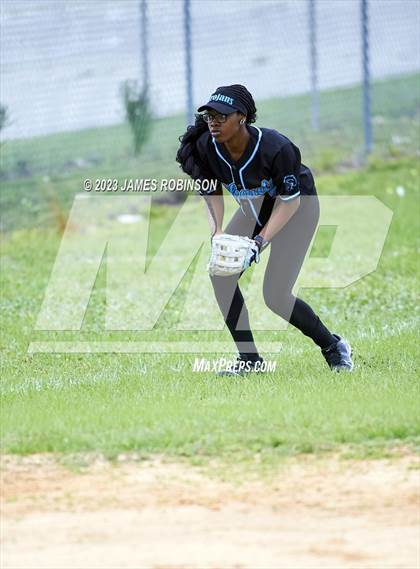 Thumbnail 2 in Raines @ Ribault photogallery.