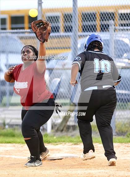 Thumbnail 1 in Raines @ Ribault photogallery.