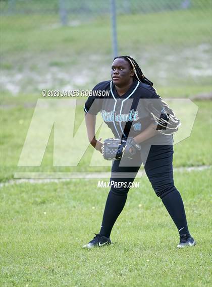 Thumbnail 2 in Raines @ Ribault photogallery.