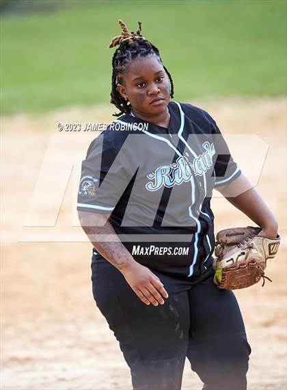 Thumbnail 1 in Raines @ Ribault photogallery.