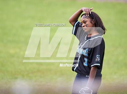 Thumbnail 1 in Raines @ Ribault photogallery.