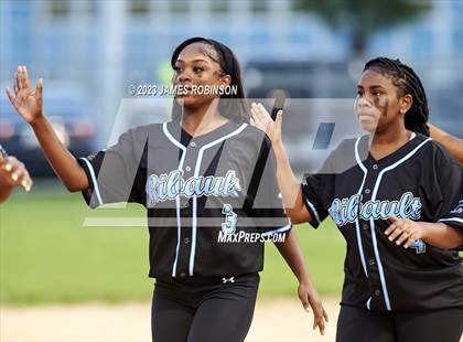 Thumbnail 1 in Raines @ Ribault photogallery.