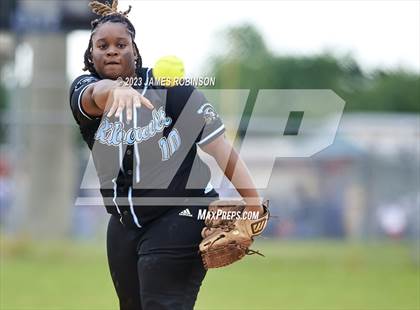 Thumbnail 1 in Raines @ Ribault photogallery.