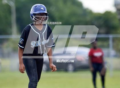 Thumbnail 3 in Raines @ Ribault photogallery.