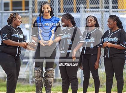Thumbnail 2 in Raines @ Ribault photogallery.