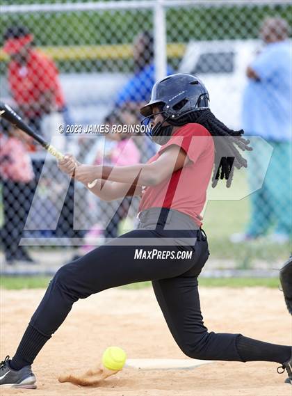 Thumbnail 1 in Raines @ Ribault photogallery.