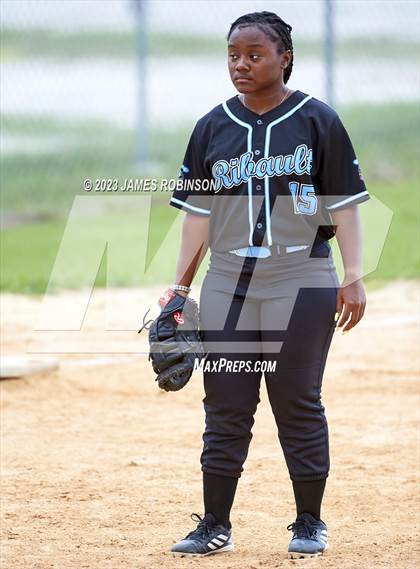 Thumbnail 1 in Raines @ Ribault photogallery.
