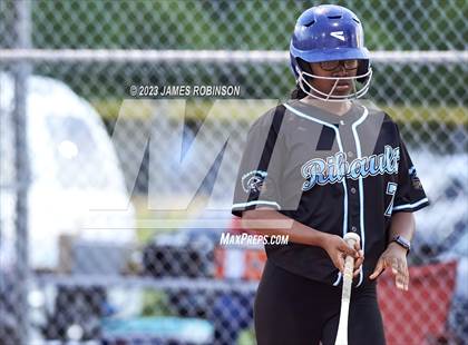 Thumbnail 3 in Raines @ Ribault photogallery.