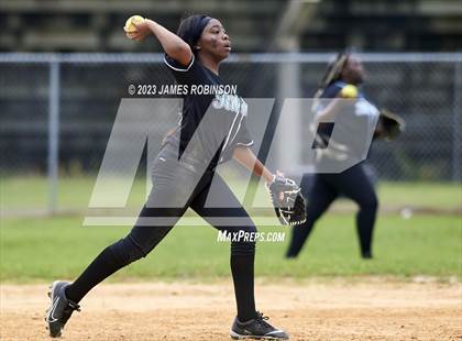 Thumbnail 3 in Raines @ Ribault photogallery.