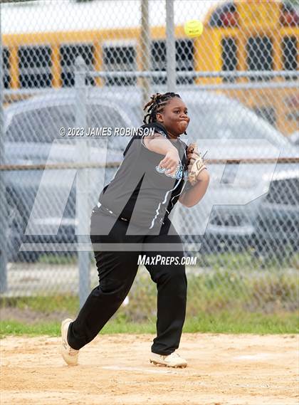 Thumbnail 3 in Raines @ Ribault photogallery.