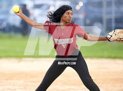 Thumbnail 2 in Raines @ Ribault photogallery.