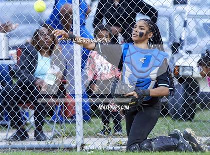Thumbnail 3 in Raines @ Ribault photogallery.