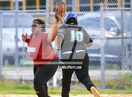 Thumbnail 2 in Raines @ Ribault photogallery.