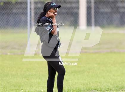 Thumbnail 1 in Raines @ Ribault photogallery.