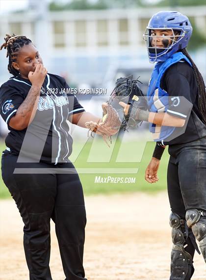 Thumbnail 3 in Raines @ Ribault photogallery.