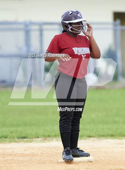 Thumbnail 1 in Raines @ Ribault photogallery.