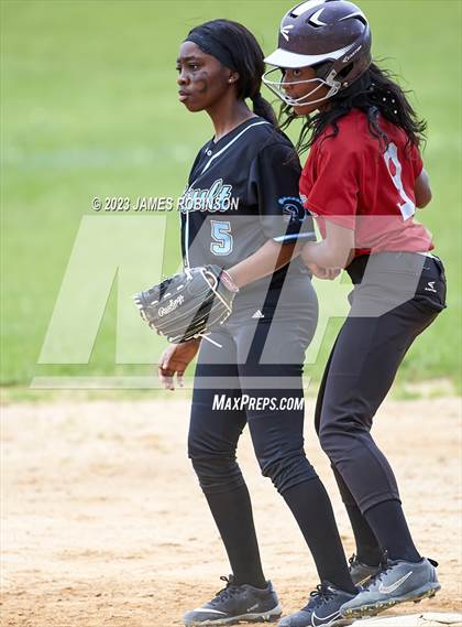 Thumbnail 2 in Raines @ Ribault photogallery.