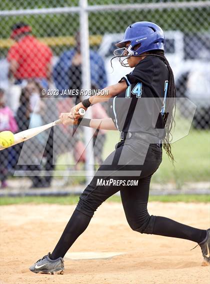 Thumbnail 2 in Raines @ Ribault photogallery.
