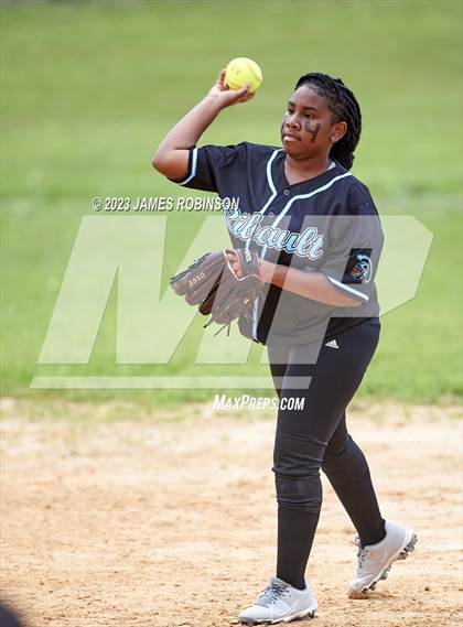 Thumbnail 3 in Raines @ Ribault photogallery.