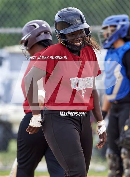Thumbnail 3 in Raines @ Ribault photogallery.