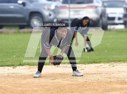 Thumbnail 3 in Raines @ Ribault photogallery.