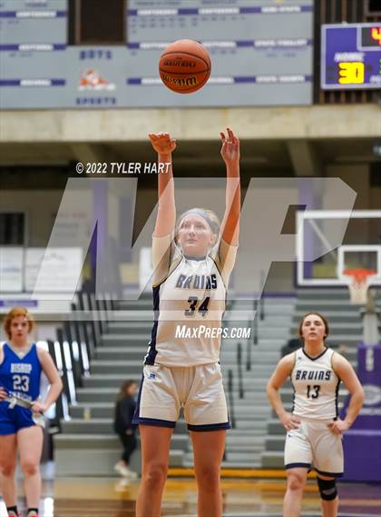 Thumbnail 3 in Indianapolis Bishop Chatard vs. Tri-West Hendricks (IHSAA 3A Regional Semifinal) photogallery.