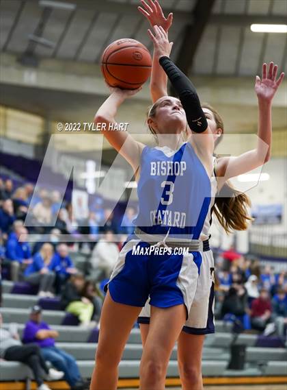 Thumbnail 2 in Indianapolis Bishop Chatard vs. Tri-West Hendricks (IHSAA 3A Regional Semifinal) photogallery.