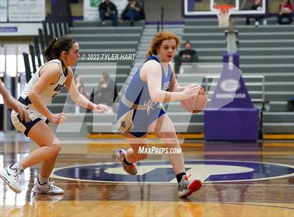 Thumbnail 3 in Indianapolis Bishop Chatard vs. Tri-West Hendricks (IHSAA 3A Regional Semifinal) photogallery.