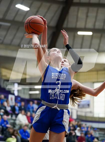 Thumbnail 1 in Indianapolis Bishop Chatard vs. Tri-West Hendricks (IHSAA 3A Regional Semifinal) photogallery.