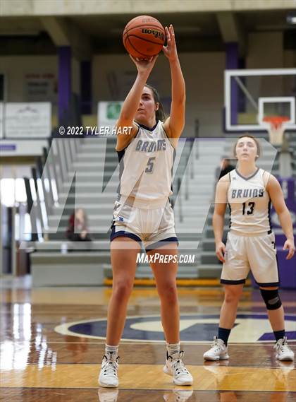 Thumbnail 2 in Indianapolis Bishop Chatard vs. Tri-West Hendricks (IHSAA 3A Regional Semifinal) photogallery.
