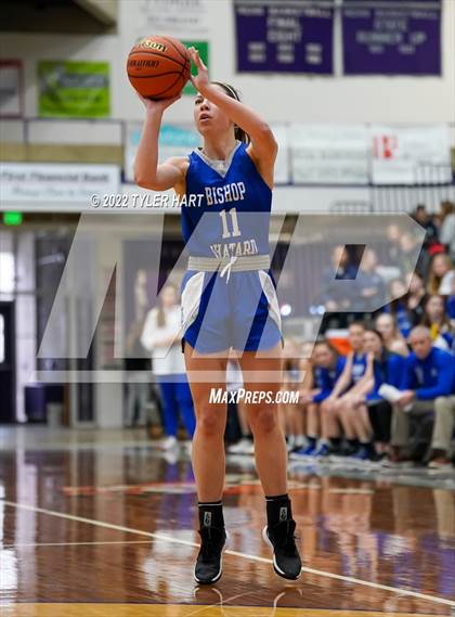 Thumbnail 2 in Indianapolis Bishop Chatard vs. Tri-West Hendricks (IHSAA 3A Regional Semifinal) photogallery.