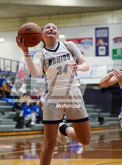 Thumbnail 2 in Indianapolis Bishop Chatard vs. Tri-West Hendricks (IHSAA 3A Regional Semifinal) photogallery.