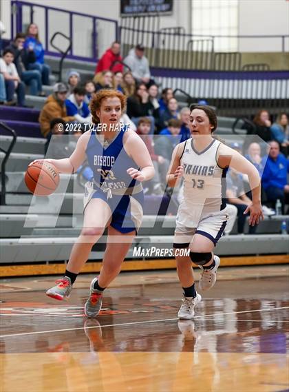 Thumbnail 2 in Indianapolis Bishop Chatard vs. Tri-West Hendricks (IHSAA 3A Regional Semifinal) photogallery.