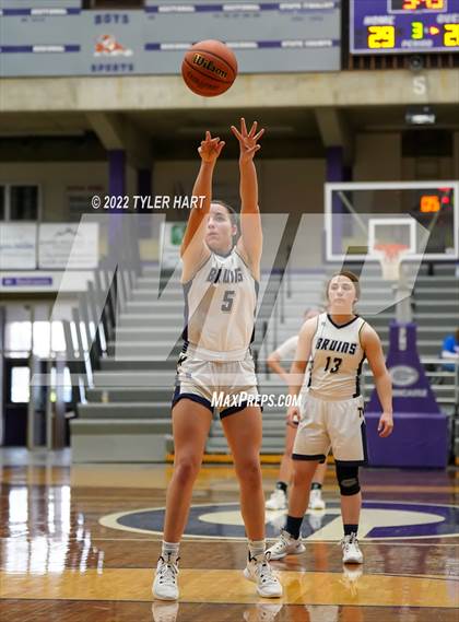 Thumbnail 1 in Indianapolis Bishop Chatard vs. Tri-West Hendricks (IHSAA 3A Regional Semifinal) photogallery.