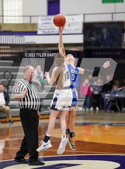 Thumbnail 3 in Indianapolis Bishop Chatard vs. Tri-West Hendricks (IHSAA 3A Regional Semifinal) photogallery.