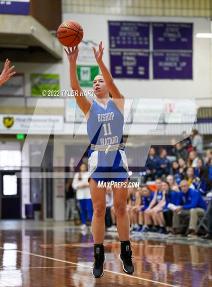 Thumbnail 3 in Indianapolis Bishop Chatard vs. Tri-West Hendricks (IHSAA 3A Regional Semifinal) photogallery.