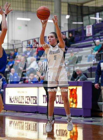 Thumbnail 1 in Indianapolis Bishop Chatard vs. Tri-West Hendricks (IHSAA 3A Regional Semifinal) photogallery.