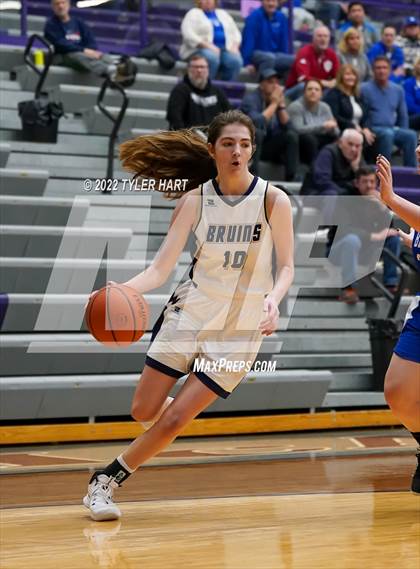 Thumbnail 2 in Indianapolis Bishop Chatard vs. Tri-West Hendricks (IHSAA 3A Regional Semifinal) photogallery.