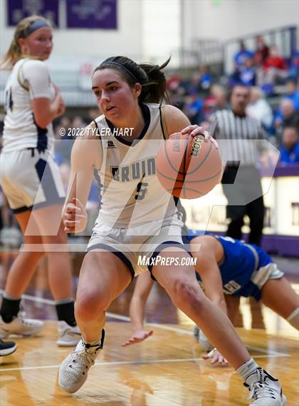 Thumbnail 1 in Indianapolis Bishop Chatard vs. Tri-West Hendricks (IHSAA 3A Regional Semifinal) photogallery.