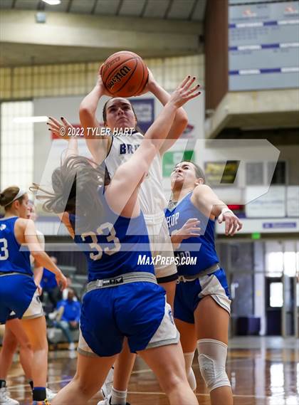 Thumbnail 3 in Indianapolis Bishop Chatard vs. Tri-West Hendricks (IHSAA 3A Regional Semifinal) photogallery.