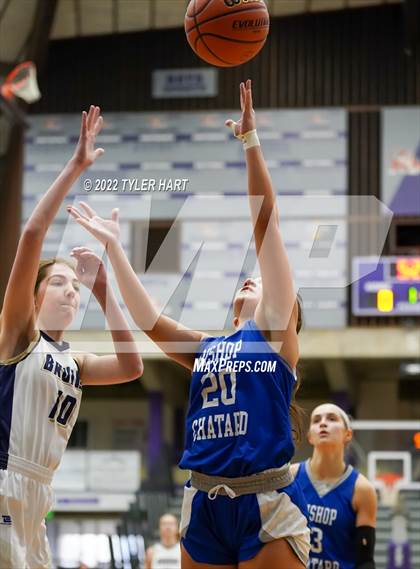 Thumbnail 2 in Indianapolis Bishop Chatard vs. Tri-West Hendricks (IHSAA 3A Regional Semifinal) photogallery.