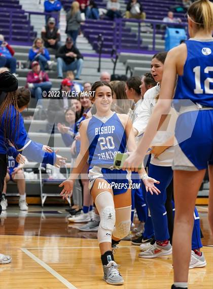 Thumbnail 3 in Indianapolis Bishop Chatard vs. Tri-West Hendricks (IHSAA 3A Regional Semifinal) photogallery.