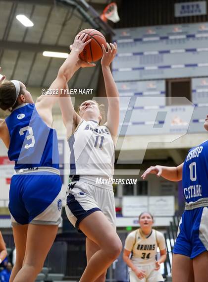 Thumbnail 2 in Indianapolis Bishop Chatard vs. Tri-West Hendricks (IHSAA 3A Regional Semifinal) photogallery.